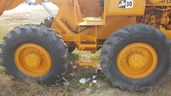 ขาย รถตัก KOMATSU JH30 สภาพเช็คใหม่ทั้งคัน ยางสวย เครื่องดี ปั้มดี พร้อมใช้งานครับ