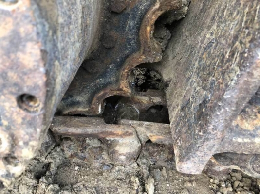 ขาย 695,000 บาท KOBElCO SK200 MarK 5 ธรรมดา เครื่องดี ปั้มแรง  เอวแน่น ไฟฟ้าครบ โซ่ใหม่ 1 ข้าง สภาพพร้อมใช้. เอกสารแจ้งจำหน่าย.  รถอยู่ นครปฐม โทร 0610710295