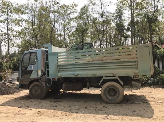 ขาย 495,000 บาท HINO FC4J  140 แรง ปี 43 ดั้ม 5 คิว ยาว 4 เมตร กว้าง 2.1 เมตร เครื่อง JO5C-140 แรง หัวยาวยางดี คัสชีสวย เบรคทิหฟี่ เพาเวอร์ เอกสารเล่มทะเบียน  รถอยู่ ราชบุรี โทร 0610710295