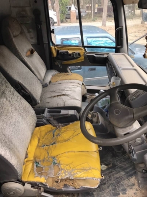 ขาย 495,000 บาท HINO FC4J  140 แรง ปี 43 ดั้ม 5 คิว ยาว 4 เมตร กว้าง 2.1 เมตร เครื่อง JO5C-140 แรง หัวยาวยางดี คัสชีสวย เบรคทิหฟี่ เพาเวอร์ เอกสารเล่มทะเบียน  รถอยู่ ราชบุรี โทร 0610710295