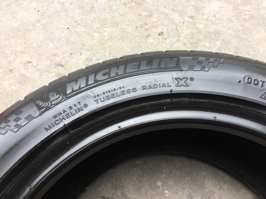 ยาง MICHELIN 195-55-15 ปี 16 ครบชุด 4 เส้น 3200 สภาพสวยๆไม่บวมไม่กินข้าง ดอกยางเหลือเยอะเอาไปวิ่งกันใด้อีกยาวค่ะ ยาง MICHELIN 195-55-15 ปี 16 ครบชุด 4 เส้น 3200 สภาพสวยๆไม่บวมไม่กินข้าง ดอกยางเหลือเยอะเอาไปวิ่งกันใด้อีกยาวค่ะ