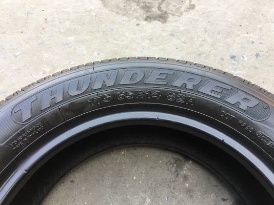 ยาง THUNDERER 175-65-14 ปี 17 ครบชุด 4 เส้น 3300 สวยๆไม่ไม่บวมไม่กินข้างดอกยางเหลือเยอะเอาไปวิ่งกันใ ยาง THUNDERER 175-65-14 ปี 17 ครบชุด 4 เส้น 3300 สวยๆไม่ไม่บวมไม่กินข้างดอกยางเหลือเยอะเอาไปวิ่งกันใ