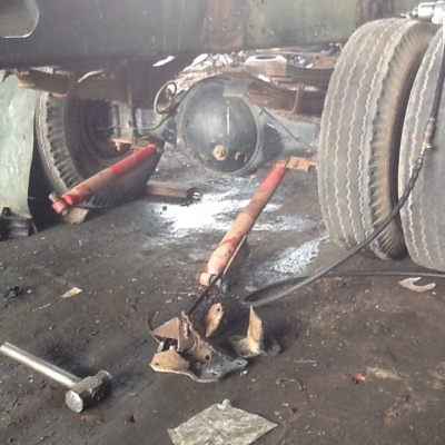 ขายคานเฟืองท้ายพร้อมแหนบ ของอีซุ F ราคา 35000 บาท