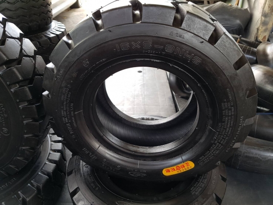 ขายยางลมรถโฟล์คลิฟท์ขนาด 16&times;6-8