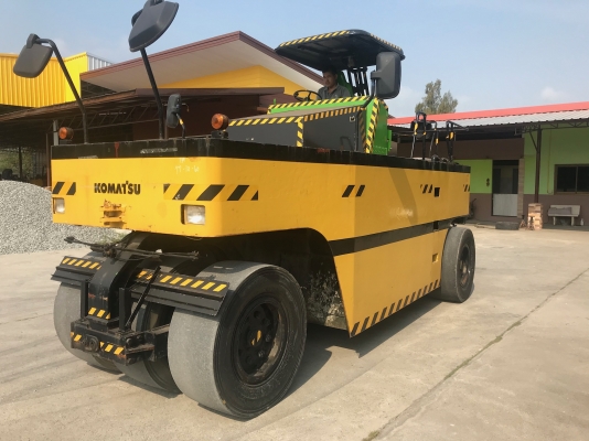 ขายรถบดล้อยางKOMATSUรุ่นJW210นำเข้าญี่ปุ่น ไม่เคยใช้งานในไทยมีเอกสารพร้อม เครื่องอีซูซุ6สูบสภาพดีพร้อมใช้งาน มีให้เลือกหลายคัน ขายถูกๆ Line  :  jiraroj2909