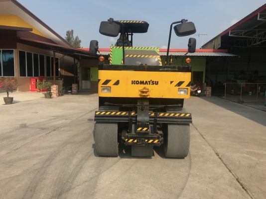 ขายรถบดล้อยางKOMATSUรุ่นJW210นำเข้าญี่ปุ่น ไม่เคยใช้งานในไทยมีเอกสารพร้อม เครื่องอีซูซุ6สูบสภาพดีพร้อมใช้งาน มีให้เลือกหลายคัน ขายถูกๆ Line  :  jiraroj2909