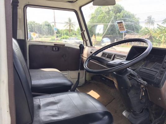 ขาย HINO KM 779 เครื่อง 117 แรง ยาว 5.50 ปี 1991 - 2534 รถห้าง มีช่องติดเครนแล้ว ซื้อไปติดตั้งเครนได