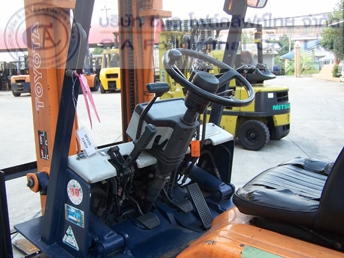 ขายรถ โฟล์คลิฟท์ TOYOTA รุ่น 5FD25