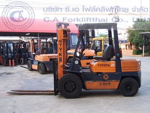 ขายรถ โฟล์คลิฟท์ TOYOTA รุ่น 5FD30