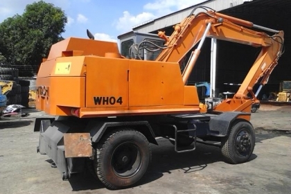 รถขุดล้อยาง HITACHI รุ่น WH04