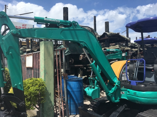 รถขุดเล็ก Komatsu PC30MR สภาพสวย เก่านอก สนใจติดต่อ 0874880101 Line ID: Kongniwatsiri