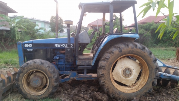 ขายรถไถ 6640 Newholland 4Wd