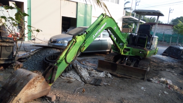 รถแบคโฮมิตซูบิชิ mm30 ปั้มนิ้ว คอนโทรน้ำมัน เครื่องดี ระบบดี สภาพภายนอกสวย