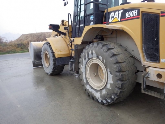 ขาย CAT 950H รุ่นใหม่ สภาพสวย ปี2012 นำเข้าจากญี่ปุ่น โทร.090-986-2521 อ๊อบ