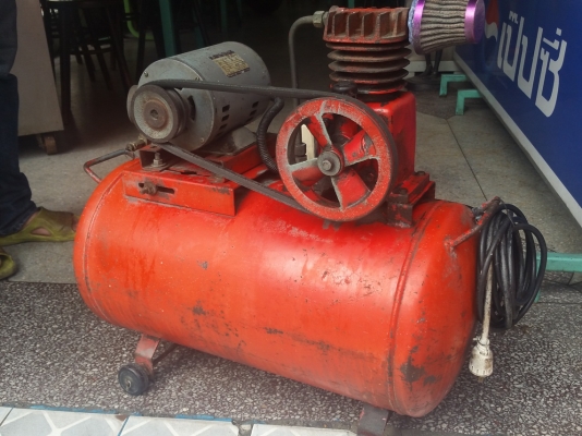ขายปั๊มลม1/3แรง (AIR COMPRESSOR) ถัง25ลิตร พร้อมใช้งานตัวถังเหล็กคุณภาพดี ขาย2,200บาท