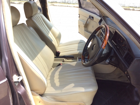 ขายรถ Benz 190E ปี92 เครื่อง 1.8 ออโต้ ไฟฟ้าทั้งคัน ภายในสวยๆเบาะหนังสวยๆสะอาด แอร์เย็น ตัวถังเดิมๆสีริ้วรอยบ้าง แม็กเดิม รถทรงเดิมๆขับขี่ดี ภาษี61