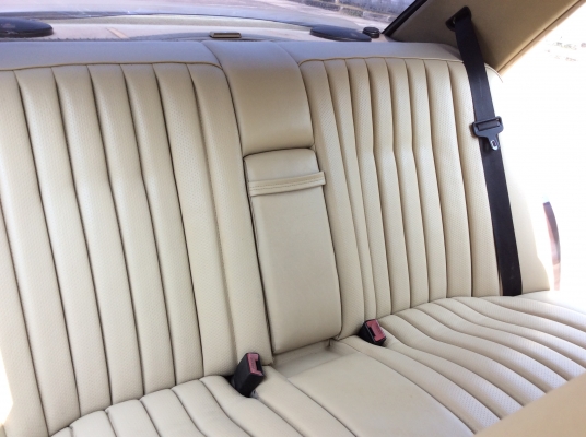 ขายรถ Benz 190E ปี92 เครื่อง 1.8 ออโต้ ไฟฟ้าทั้งคัน ภายในสวยๆเบาะหนังสวยๆสะอาด แอร์เย็น ตัวถังเดิมๆสีริ้วรอยบ้าง แม็กเดิม รถทรงเดิมๆขับขี่ดี ภาษี61