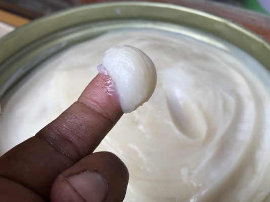 ขายจารบีเกรดคุณภาพสูง Chuoyuka made in Japan รุ่น MS-2 ใช้ในงานอุตสาหกรรมประกอบรถยนต์ ของใหม่ ราคาถังละ 1,800 บาท