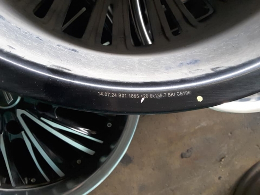 ล้อ Max แนว VIP 6รู139 ขอบ 18*8.5 สภาพสวยๆ 1ชุด ล้อ Max แนว VIP 6รู139 ขอบ 18*8.5 สภาพสวยๆ 1ชุด