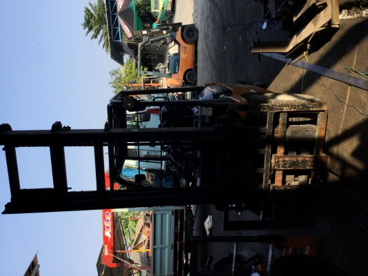 ขาย โตโยต้า รุ่น 7 เบนซินติดแก๊ส 2.5 ตันเสา 4.5 เมตร