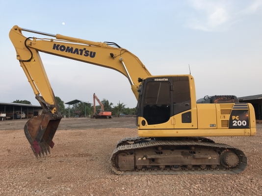 ขาย KOMATSU PC200-8MO สวยๆ พร้อมใช้งาน สีเดิมทั้งคัน 9000 ชั่วโมง ชมรถที่หน้างานได้ทุกวัน สนใจติดต่อ 081-4283210