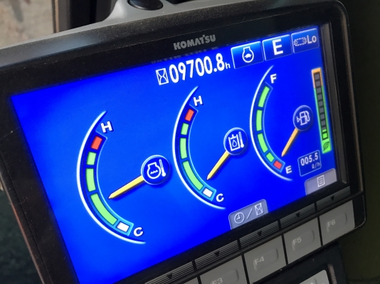 ขาย KOMATSU PC200-8MO สวยๆ พร้อมใช้งาน สีเดิมทั้งคัน 9000 ชั่วโมง ชมรถที่หน้างานได้ทุกวัน สนใจติดต่อ 081-4283210