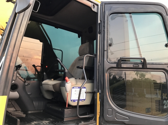 ขาย KOMATSU PC200-8MO สวยๆ พร้อมใช้งาน สีเดิมทั้งคัน 9000 ชั่วโมง ชมรถที่หน้างานได้ทุกวัน สนใจติดต่อ 081-4283210