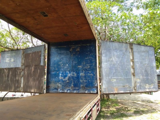 ขายตู้แห้ง10 บานไม่มีเสากลาง , ยาว 7.35 กว้าง2.45สูง2.45 ขาย40000ุบาทครับหรือแลกกับกระบะเหล็ก7.2เมตรขึ้นไปใครมีลองเสนอมาครับ