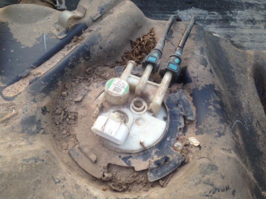 ถังน้ำมัน isuzu d-max ปี09 ยกลูก ใช้งานได้ปกติ 3500บาท ถังน้ำมัน isuzu d-max ปี09 ยกลูก ใช้งานได้ปกติ 3500บาท