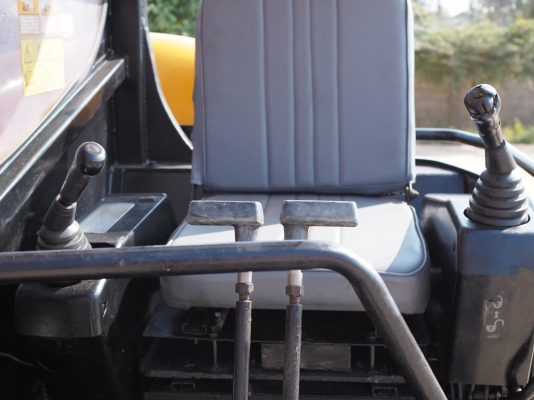 350,000 บาท. ขายรถขุด MITSUBISHI MM57SR. (ทำสีCAT)