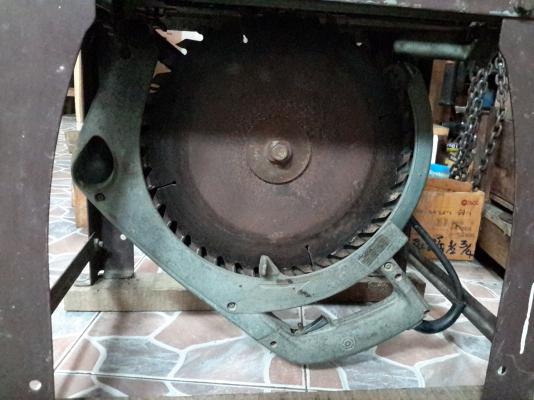 เลื่อยวงเดือน HITACHI 13นิ้วพร้อมโต๊ะเหล็กปรับขึ้นลงของเก่าเก็บผลิตญี่ปุ่น