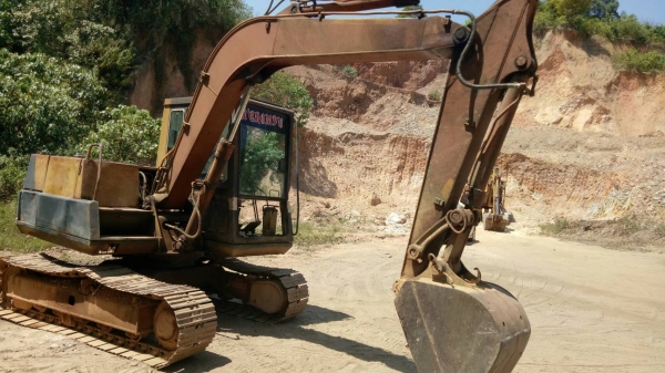 ขายรถแบคโฮ KOMATSU PC60-5 ราคา 270000 ขายรถแบคโฮ KOMATSU PC60-5 ราคา 270000