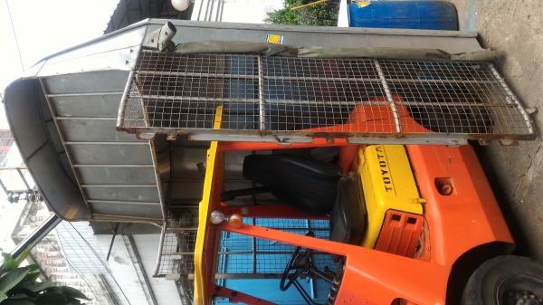 ขายโครงหลังคาอลูมิเนียมตาข่าย, ตู้ทึบ และกันชนท้าย ใส่ วีโก้