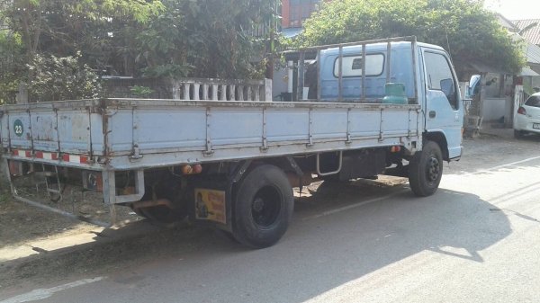 ขายรถNPR66LX5 T-7107822 ยาว4.30ม. จดทะเบียนปี43 สภาพดีไม่มีผุ ครัชชีสวย ยางเต็ม เครื่องแน่น