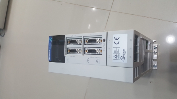 ขาย MITSUBISHI AC Servo Amplifier Mr-j2s-100a ( Mrj2s100a )สภาพใหม่มาก พร้อมใช้งาน โทร 094-7493794