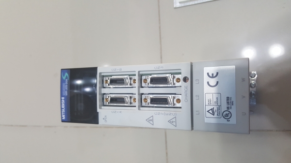 ขาย MITSUBISHI AC Servo Amplifier Mr-j2s-20a ( Mrj2s20a )สภาพใหม่มาก พร้อมใช้งาน โทร 094-7493794
