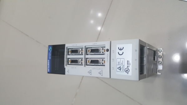 ขาย MITSUBISHI AC Servo Amplifier Mr-j2s-10a ( Mrj2s10a )สภาพใหม่มาก พร้อมใช้งาน โทร 094-7493794
