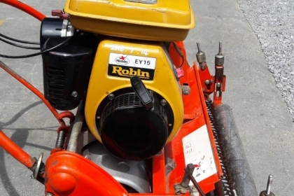 ขาย เครื่องตัดหญ้า (ตัดกรีน ) แบบเดินตาม เครื่อง ROBIN EY15 หน้ากว้าง 70 cm เก่าญี่ปุ่น  (ขาดฝากรองอากาศนะครับ) ราคา 16,500