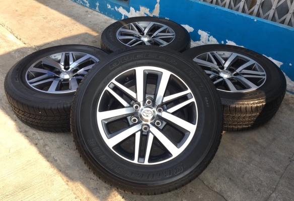 แม็ก Toyota New Fortuner ขอบ 18 พร้อมยาง 265-60-18 ปลายปี 15