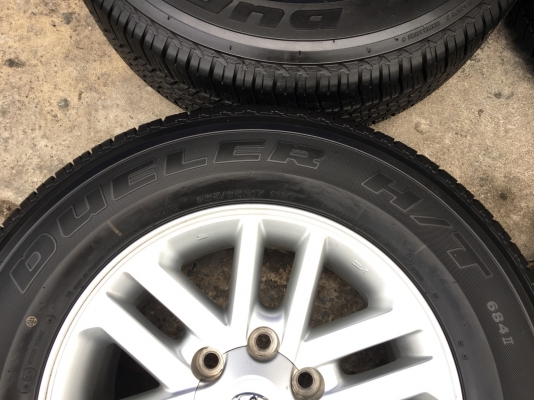 ล้อแม็กพร้อมยางป้ายแดง Toyota Fortuner BMC 265-65-17 ปลายปี 17 เส้นสีชัดๆ