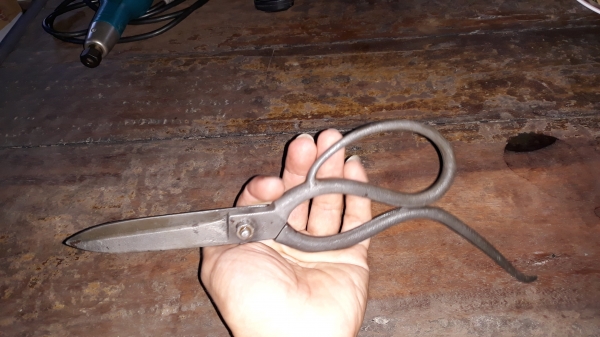 ขายกรรไกรหางHENRY BOKER MADE IN GERMANY. มือสองเยอรมันสวยงาม ขายกรรไกรหางHENRY BOKER MADE IN GERMANY. มือสองเยอรมันสวยงาม