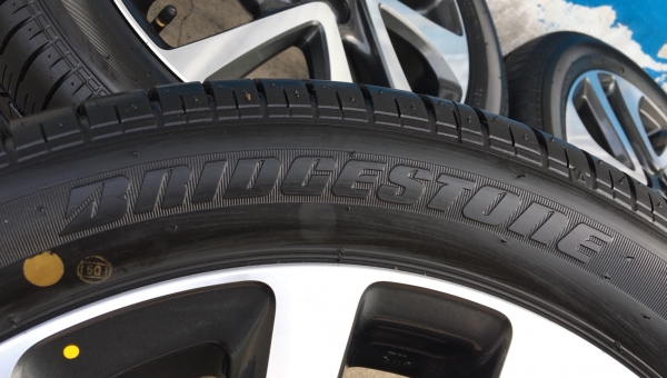 ล้อแม็กป้ายแดง Toyota Sienta รุ่นท๊อป ขอบ 16 พร้อมยางใหม่ป้ายแดง 195-50-16 ปลายปี 17 สวยกริ๊บๆ