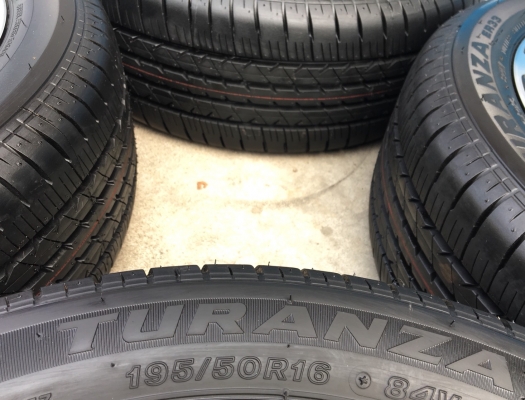 ล้อแม็กป้ายแดง Toyota Sienta รุ่นท๊อป ขอบ 16 พร้อมยางใหม่ป้ายแดง 195-50-16 ปลายปี 17 สวยกริ๊บๆ