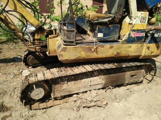 ขายรถแบคโฮ KOMATSU PC40-6 ราคา 180000 ขายรถแบคโฮ KOMATSU PC40-6 ราคา 180000