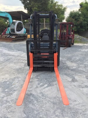 รถนอกขายถูก โฟคลิฟท์ TOYOTA 7FD15 นำเข้าจากญี่ปุ่น โทร.090-986-2521 อ๊อบ