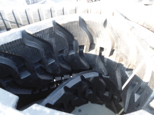 ขายแทรคยางของ*ใหม่ ยังไม่เคยใช้งาน ใช้สำหรับรถขุด SK60หรือ PC75UU ขนาดยาง 450x74x81 ข้อ ขายราคา 65,000 บาท ขายแทรคยางของ*ใหม่ ยังไม่เคยใช้งาน ใช้สำหรับรถขุด SK60หรือ PC75UU ขนาดยาง 450x74x81 ข้อ ขายราคา 65,000 บาท