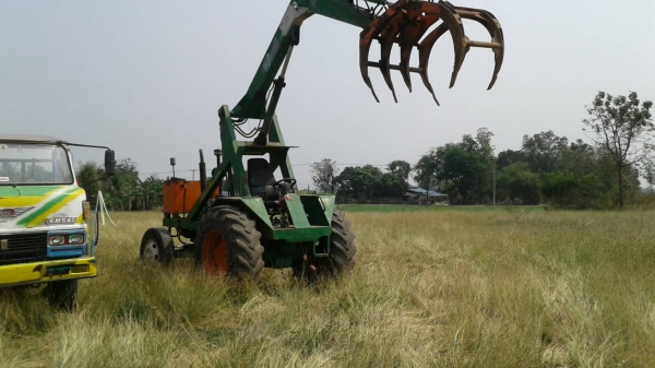 รถคีบอ้อยฟรอด77