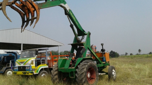 รถคีบอ้อยฟรอด77