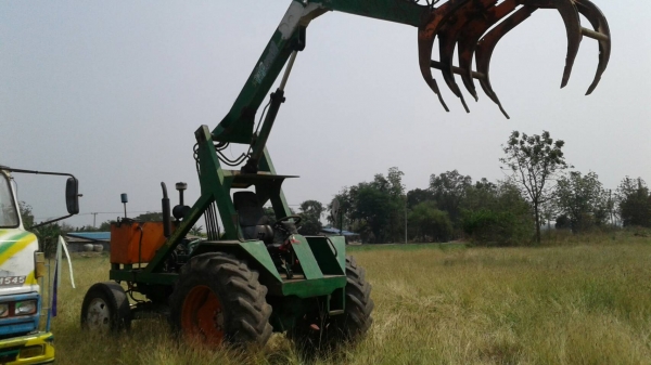 รถคีบอ้อยฟรอด77