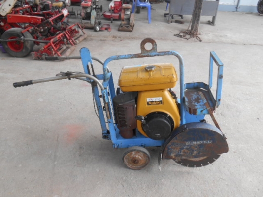 รถตัดปูน KOMATSU พร้อมใช้งาน